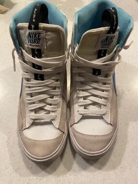 Nike Blazers White and Light Blue High-Top Sneaker Y5.5, Women’s 7
